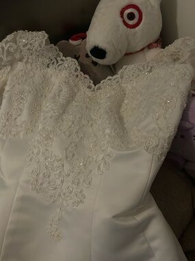 David's Bridal White Beaded Lace Appliqué Bridal Gown
